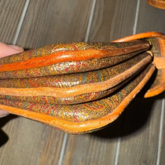 Etro Milano Crossbody Bag with wallet features inside and Gold hardware - Picture 15 of 17